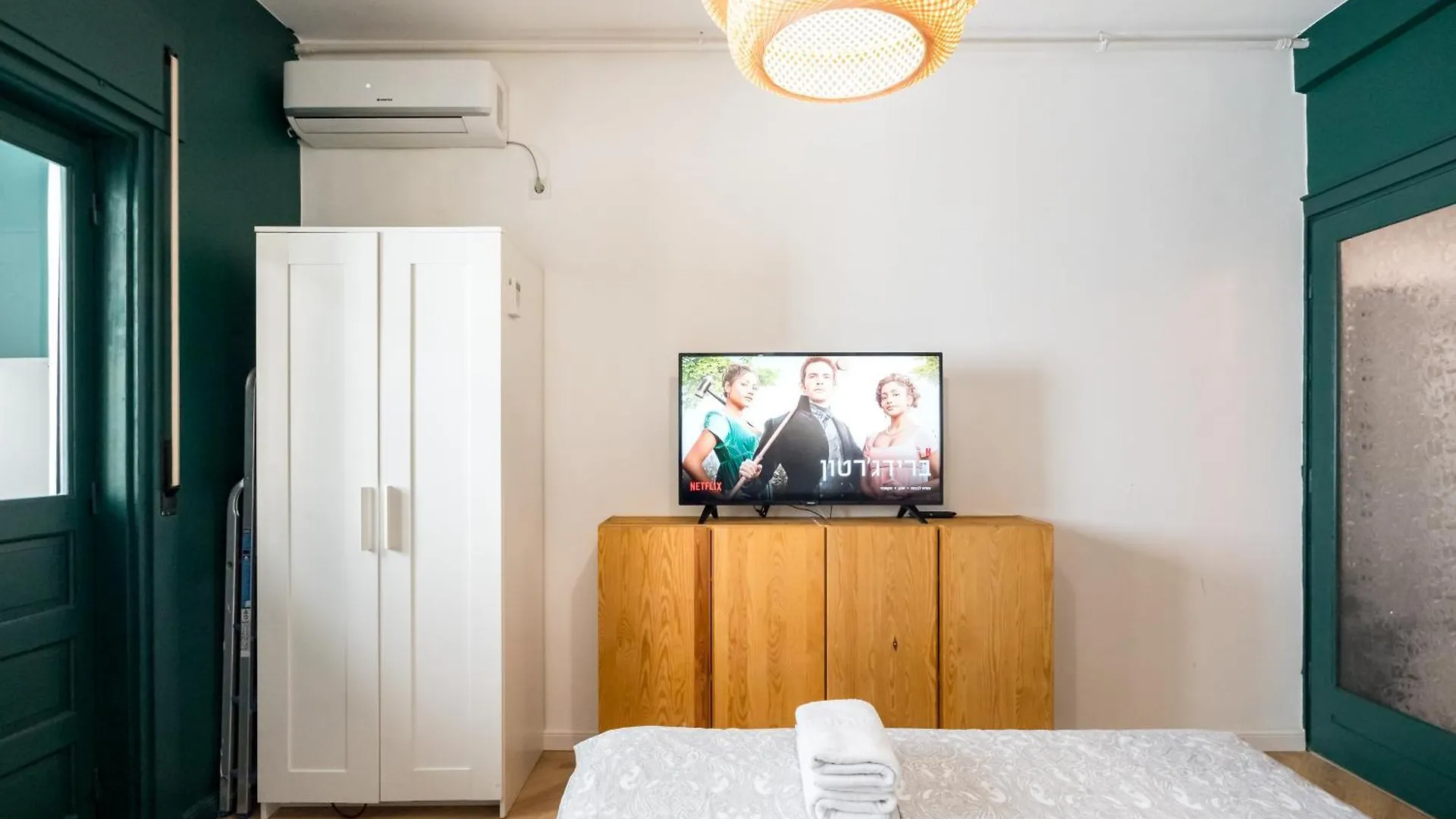 Apartment Elegant Urban Studio - Heart Of Calea Victoriei Bucharest