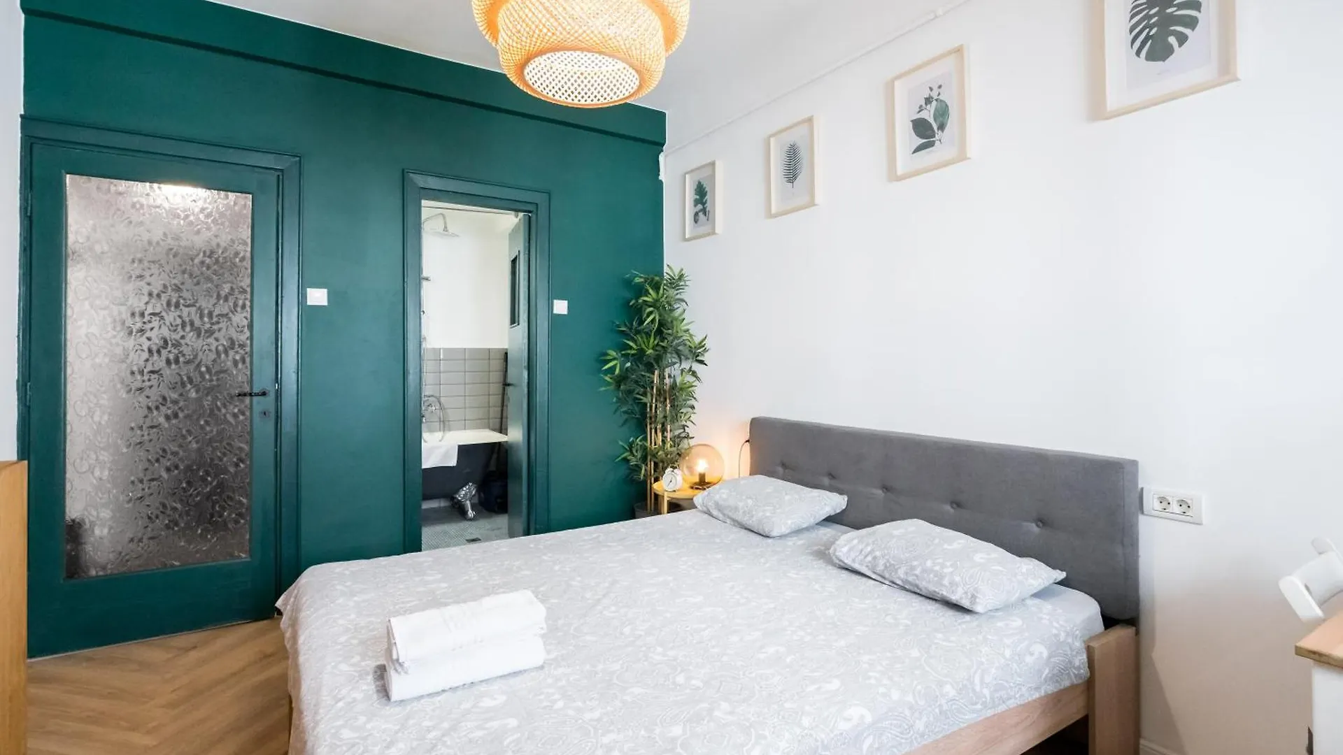 Elegant Urban Studio - Heart Of Calea Victoriei Bucharest