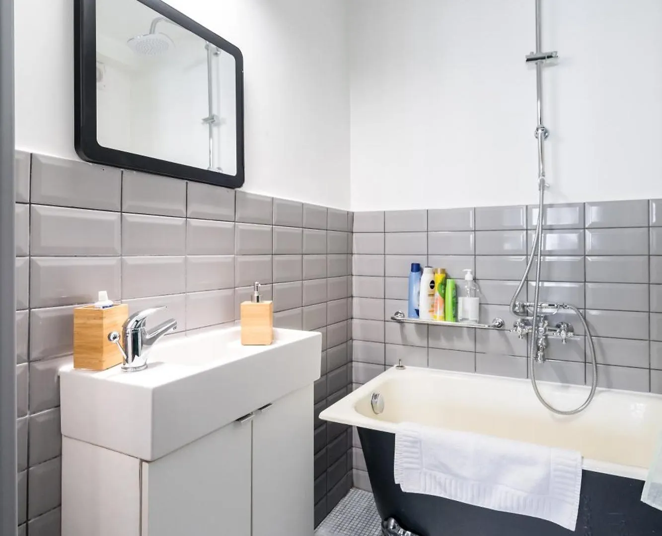 Elegant Urban Studio - Heart Of Calea Victoriei Bucharest