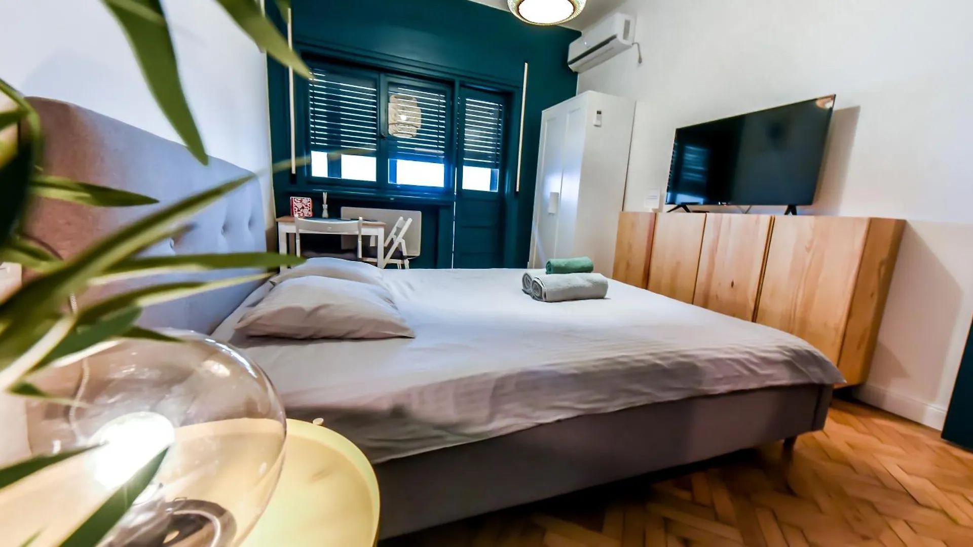 Elegant Urban Studio - Heart Of Calea Victoriei contacts