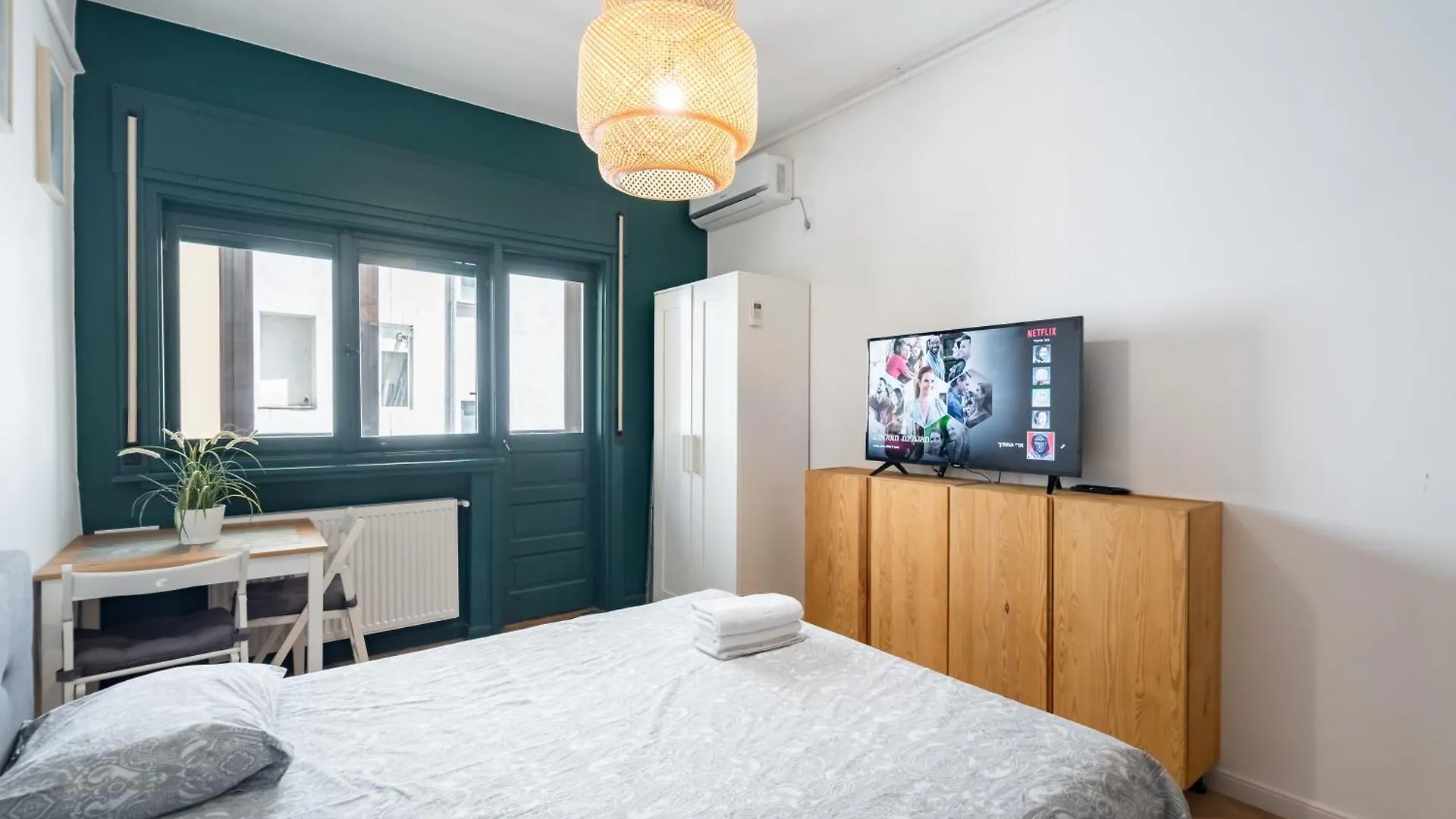 Elegant Urban Studio - Heart Of Calea Victoriei Bucharest Apartment