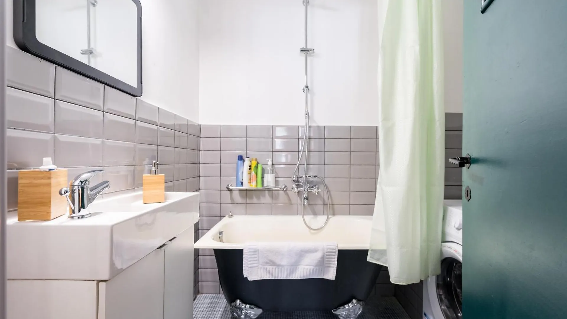 Elegant Urban Studio - Heart Of Calea Victoriei Boekarest 0*,