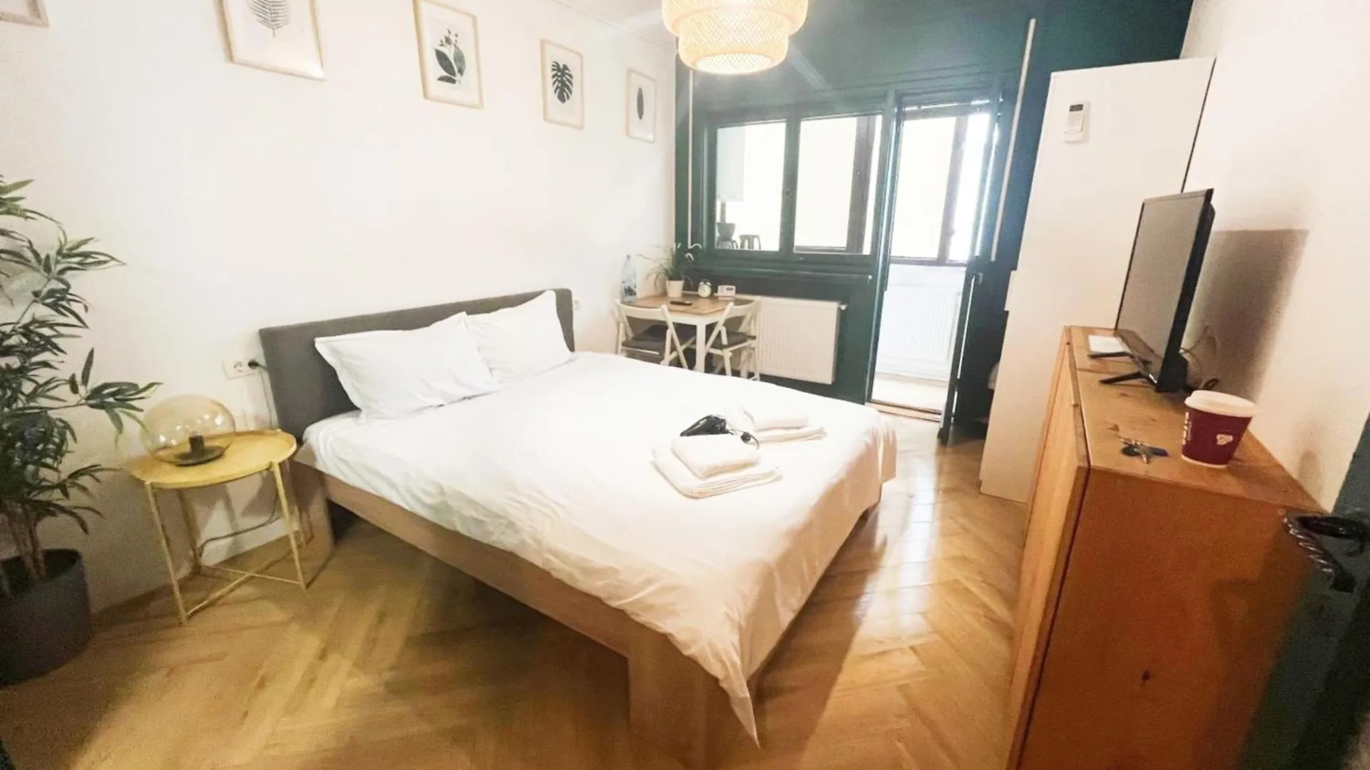 Heart Of Calea Victoriei - The Opulent Victoriei Retreat Apartment Bucharest 0*,  Romania