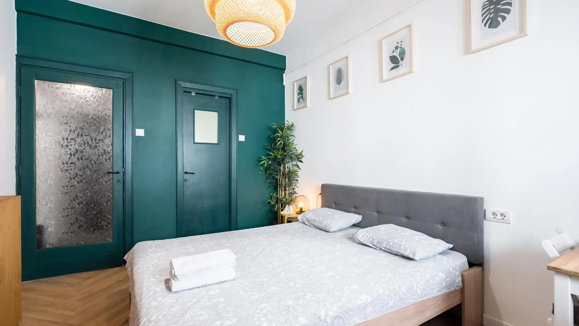Elegant Urban Studio - Heart Of Calea Victoriei Bucharest Apartment