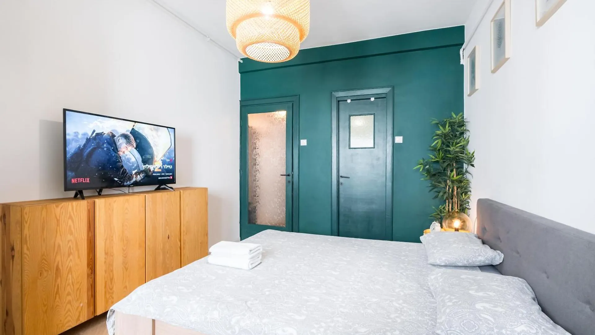 Apartment Elegant Urban Studio - Heart Of Calea Victoriei Bucharest Romania